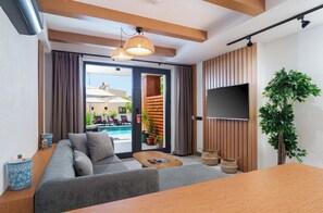 1 bedroom, Egyptian cotton sheets, premium bedding, down comforters - Lupia Suites (Kas)