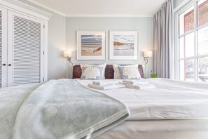 3 bedrooms, desk, iron/ironing board, travel crib - Ferienhaus Haubenlerche 27 - Der Natur Ganz nah (Fuhlendorf)