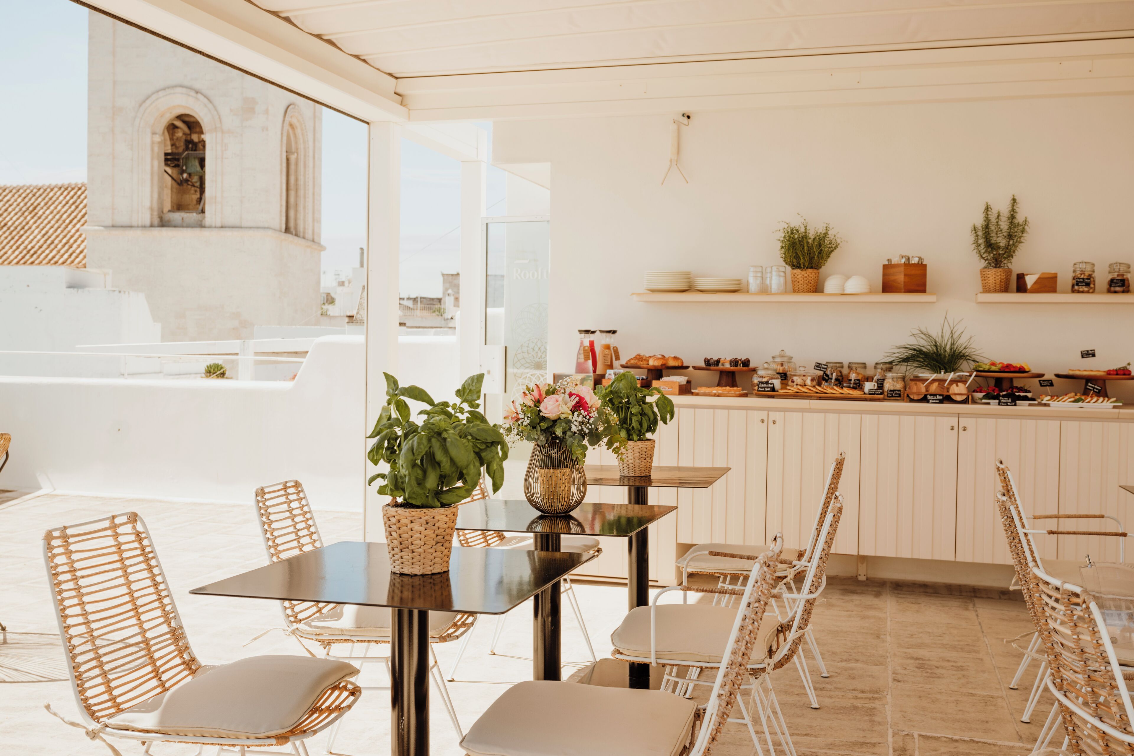 Tägliches Frühstück gegen Gebühr