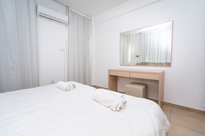 Basic-Apartment, 2 Schlafzimmer | Kostenloses WLAN, Bettwäsche