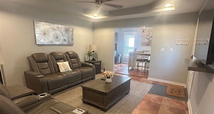 Short term lease/Fully Furnished Home with utilities.