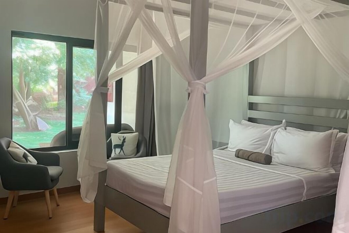 ตู้นิรภัยในห้องพัก, โต๊ะทำงาน, พื้นที่ทำงานแบบใช้แล็ปท็อป, Wi-Fi ฟรี
