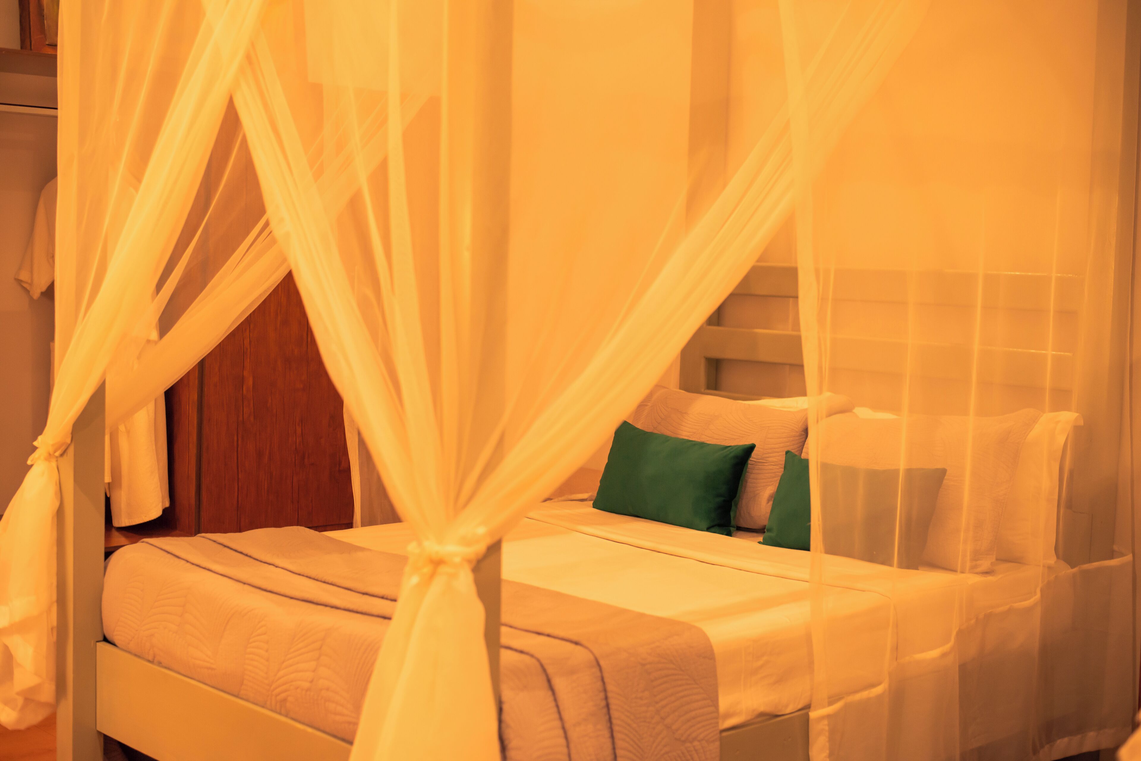 Caja de seguridad en la habitación y decoración personalizada 