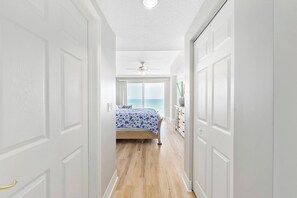 3 bedrooms, iron/ironing board, free WiFi, bed sheets - This 8th-floor 3BR/3BA beachfront condo in Daytona Beach Shores offers stunning ocean views. Steps from the Atlantic Ocean, enjoy the beach, pool, or jacuzzi, then watch sunsets over the Intracoastal and downtown from your private balcony. (Daytona Beach Shores)