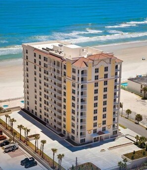 Exterior - This 8th-floor 3BR/3BA beachfront condo in Daytona Beach Shores offers stunning ocean views. Steps from the Atlantic Ocean, enjoy the beach, pool, or jacuzzi, then watch sunsets over the Intracoastal and downtown from your private balcony. (Daytona Beach Shores)