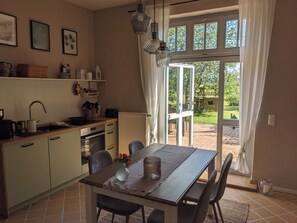 Geladeira, fogão, cooktop, lava-louças