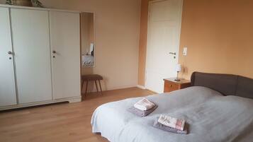 2 sovrum, resesÀng och sÀngklÀder