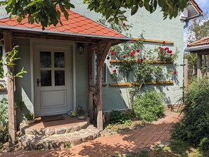 تفاصيل الفندق من الخارج