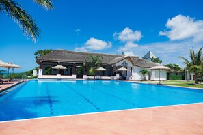 2 outdoor pools - Aya Sophia Villa Garden Hotel (Kutani)