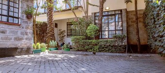 Spacious Private-gated Villa Just 7kms From Jomo Kenyatta International Airport