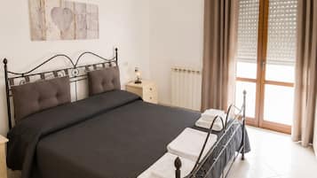 1 camera, una scrivania, Wi-Fi gratuito, lenzuola