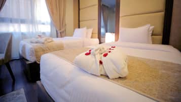 Golden Suite | 1 bedroom, minibar, in-room safe, iron/ironing board