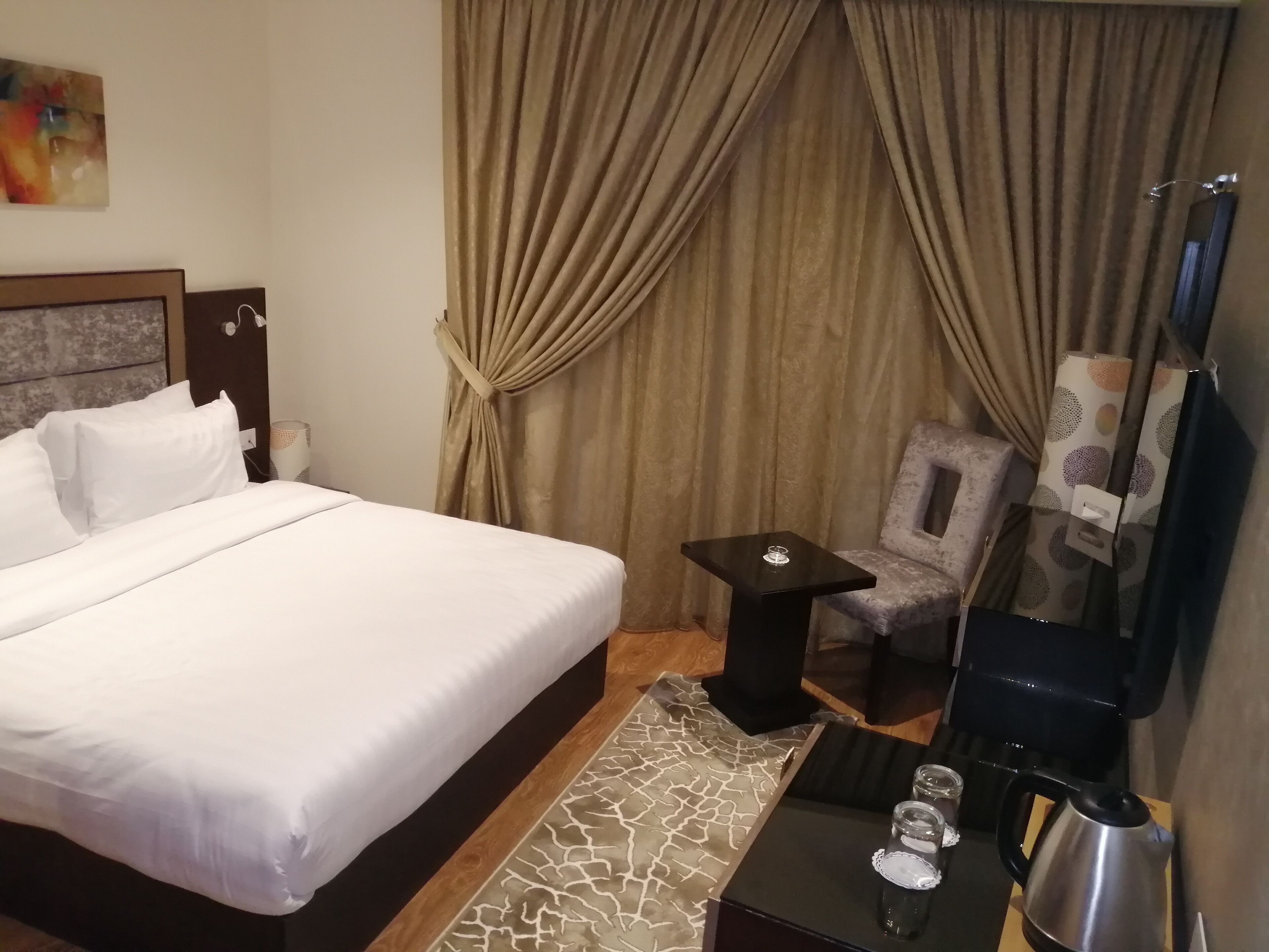 Minibar, in-room safe, iron/ironing board, free WiFi