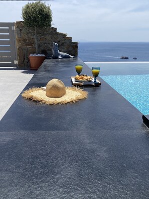 Infinity-Pool