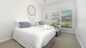 4 bedrooms, iron/ironing board, free WiFi, bed sheets - Sapphire on Wilson, Gerringong (Gerringong)