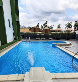 Piscine extérieure