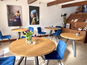 รวมอาหารเช้าแบบคอนติเนนทัล ทุกวัน