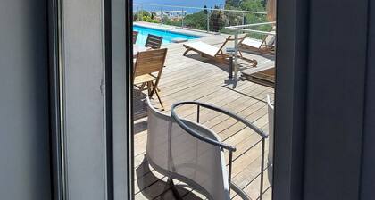 Villa with sea view, private pool, 10 minutes' walk from the beach and shops