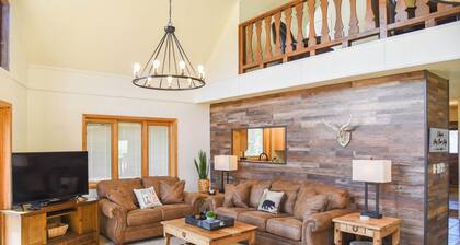 5 bedroom accommodation in Red River