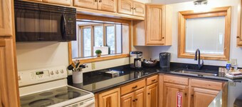 5 bedroom accommodation in Red River