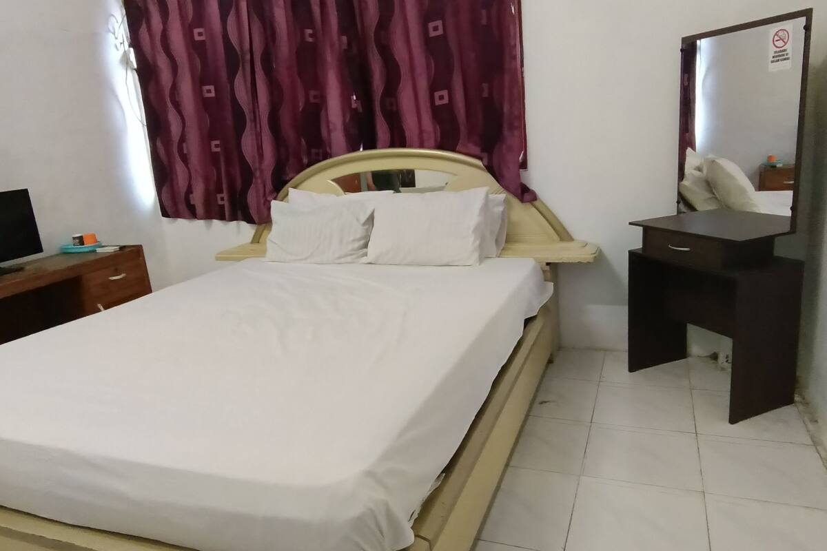 Phòng đôi | Bàn, bộ trải giường
