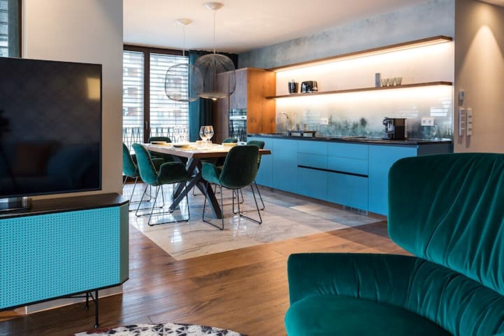 المنشأة من الداخل