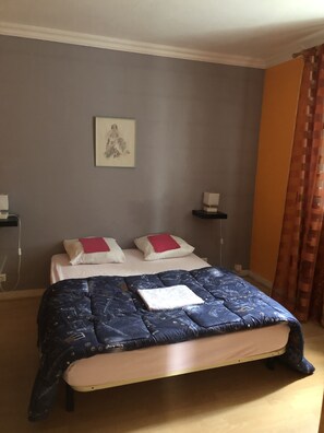 3 chambres, bureau, fer et planche à repasser, Wi-Fi