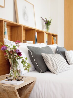 Standard Twin Room | Desk, laptop workspace, soundproofing, travel crib - Quinta San Francisco (Castrojeriz)