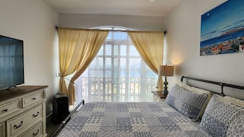 3 bedrooms, iron/ironing board, travel cot, Internet