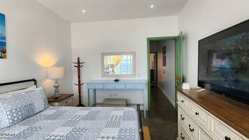 3 quartos, ferros/tábuas de passar roupa, berço de viagem