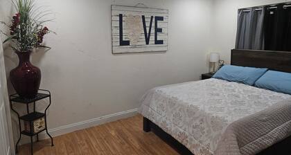 Pet friendly Close to the Strip and Convention Center