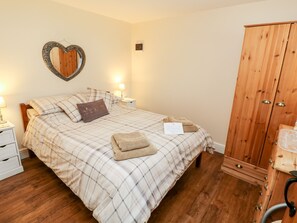 1 bedroom, individually decorated, individually furnished - The Retreat (Ventnor)