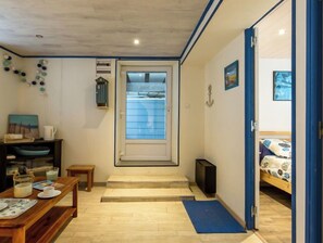 5 slaapkamers, een strijkplank/strijkijzer, wifi