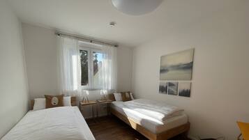 2 Schlafzimmer, Zimmersafe, Bügeleisen/Bügelbrett, Reisekinderbett