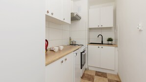 Astianpesukone, keittoastiat/astiat/ruokailuvälineet