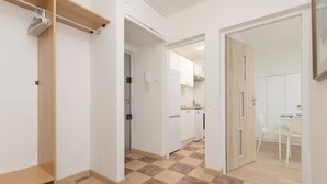Astianpesukone, keittoastiat/astiat/ruokailuvälineet