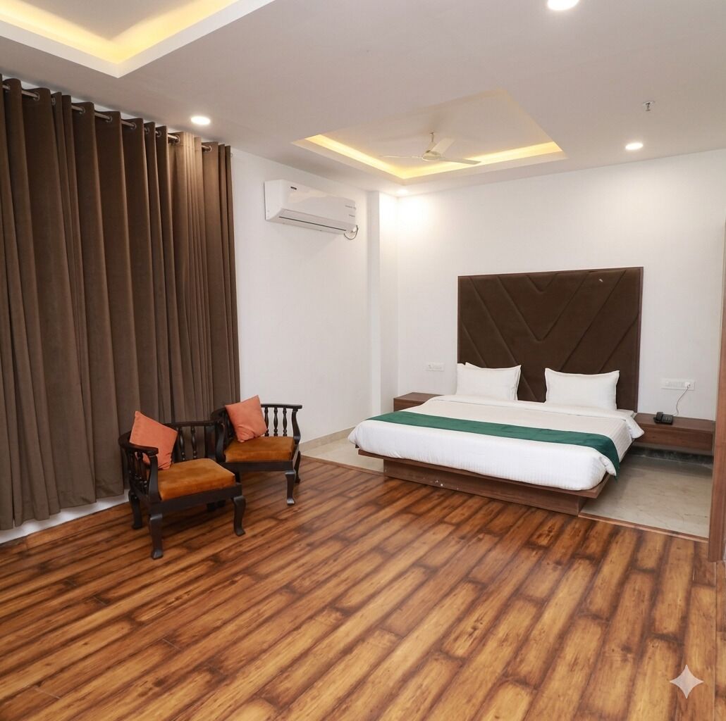 Superior Room | Egyptian cotton sheets, premium bedding, in-room safe, free WiFi