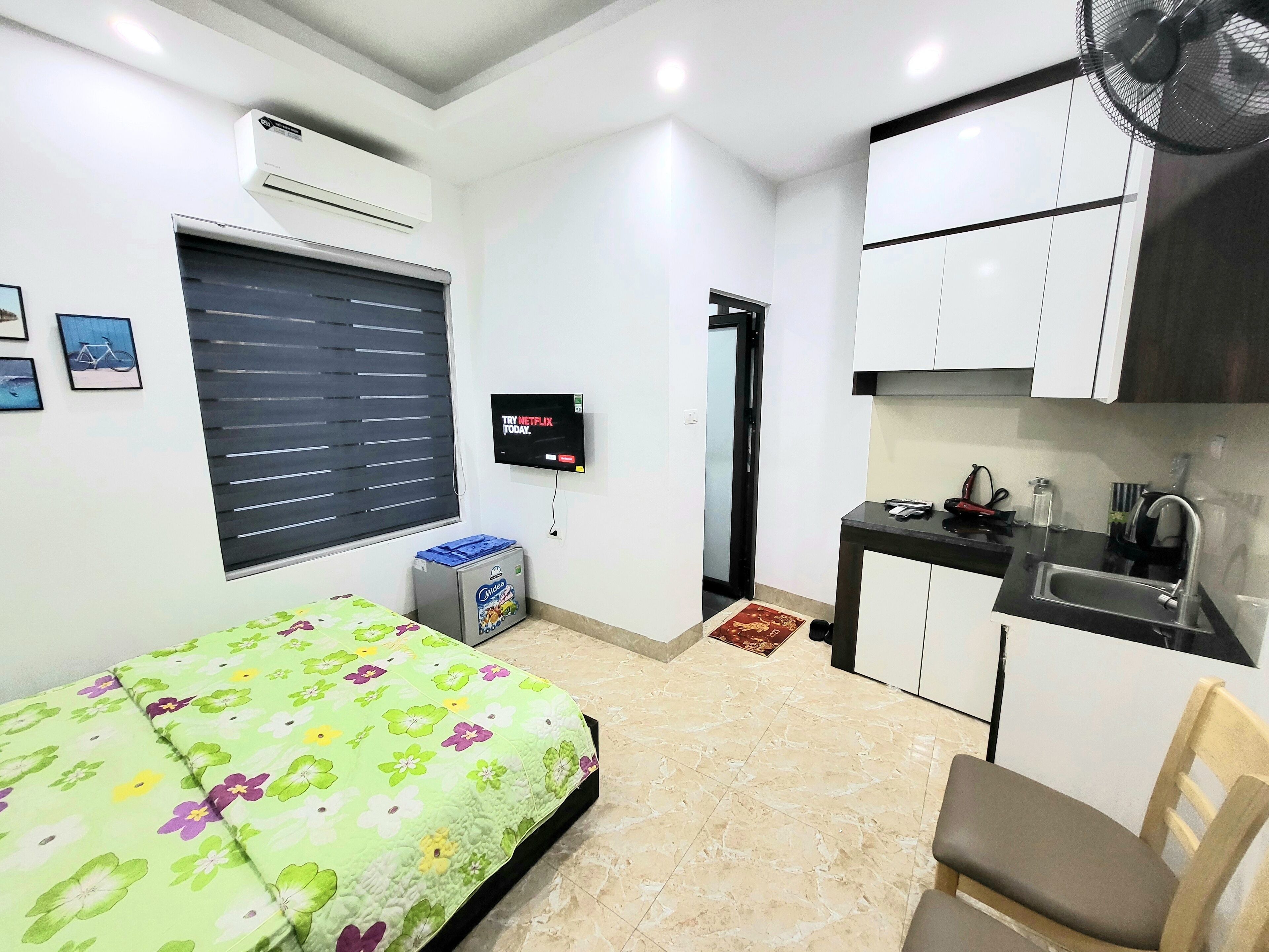 Phòng Suite dành cho gia đình, 1 giường cỡ queen, không hút thuốc, bếp nhỏ | Bộ đồ giường cao cấp, nệm cao su hoạt tính (memory foam), bàn 