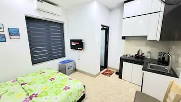 Phòng Suite dành cho gia đình, 1 giường cỡ queen, không hút thuốc, bếp nhỏ | Bộ đồ giường cao cấp, nệm cao su hoạt tính (memory foam), bàn