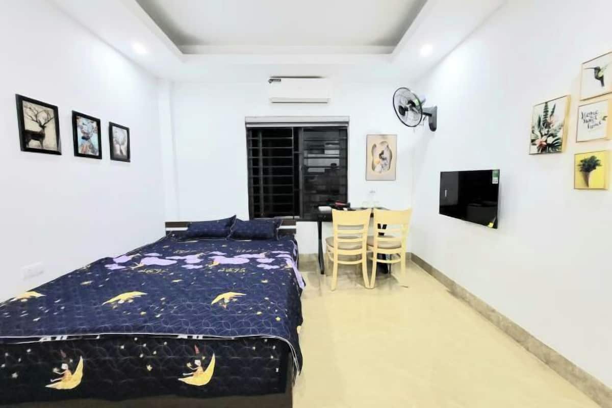 Premium bedding, memory-foam beds, desk, free WiFi
