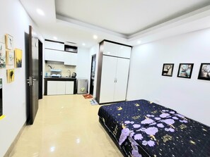 Studio Panoramique, 1 grand lit, cuisine, dans la tour | 1 chambre, literie de qualité supérieure, matelas mémoire de forme