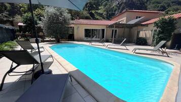 Piscine extérieure