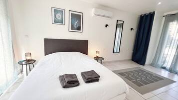 4 chambres, bureau, fer et planche Ă repasser, lit parapluie