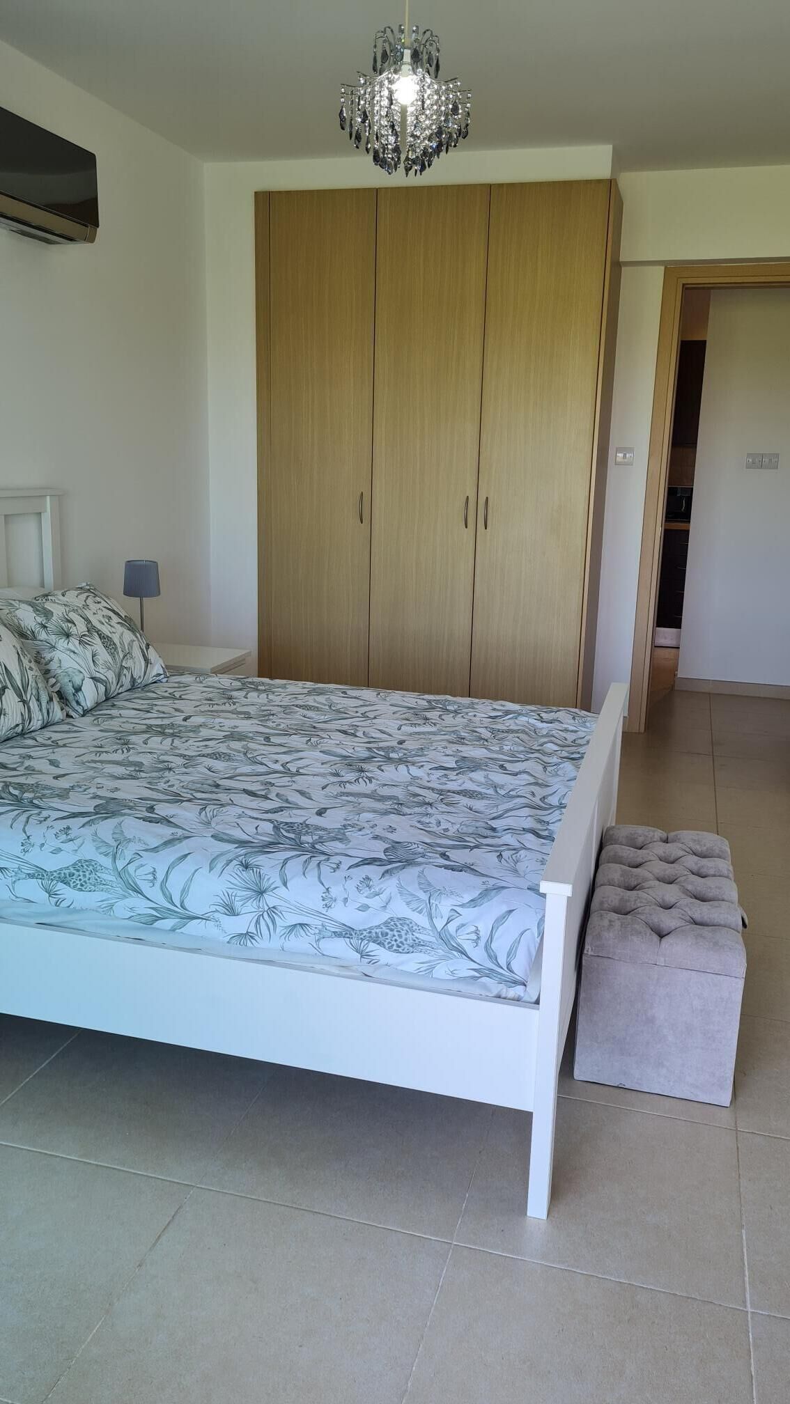 2 bedrooms, in-room safe, iron/ironing board, free WiFi