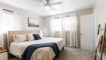 3 bedrooms, desk, iron/ironing board, travel cot