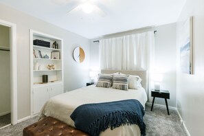 3 bedrooms, desk, iron/ironing board, travel crib