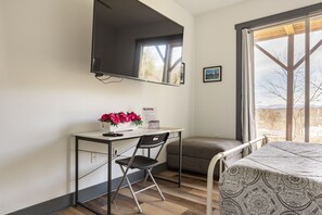 2 camere, una scrivania, Wi-Fi gratuito, lenzuola