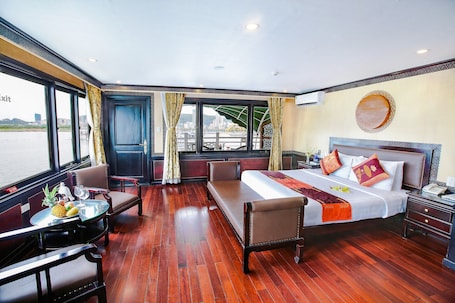 Junior Double or Twin Room | Free WiFi