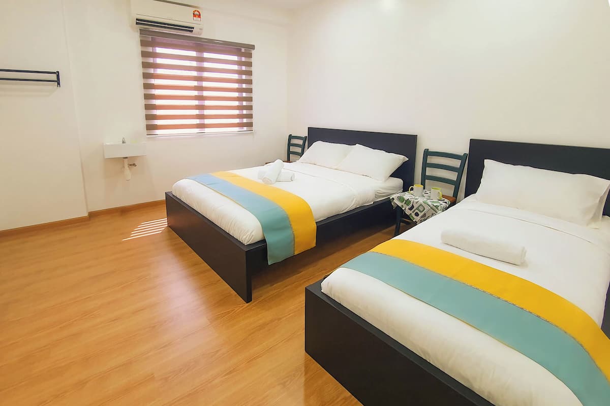 Executive Apartment | 5 bedrooms, individually decorated, individually furnished, desk