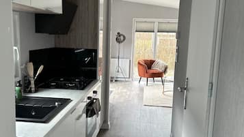 Kühlschrank, Ofen, Herdplatte, Geschirrspüler